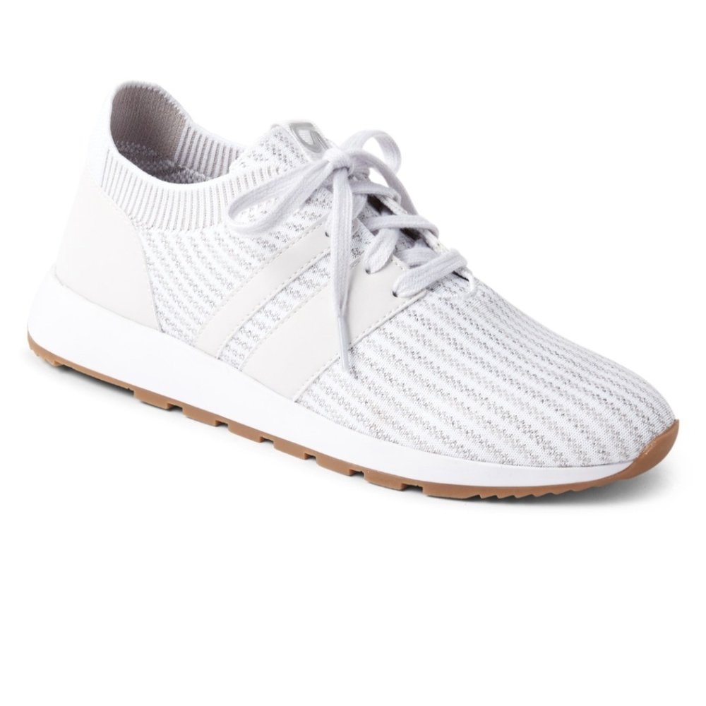 GapFit Sneakers in Ivory